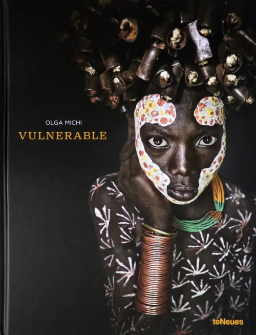 

Vulnerable. Olga Michi, Чёрный