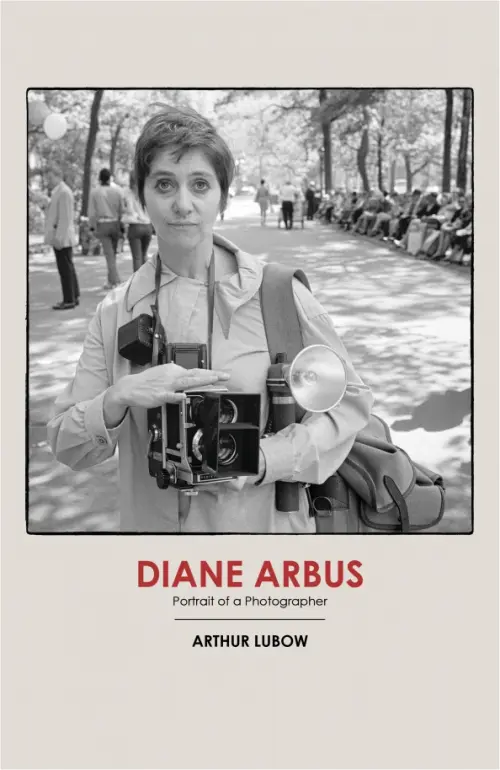 

Diane Arbus, Серый