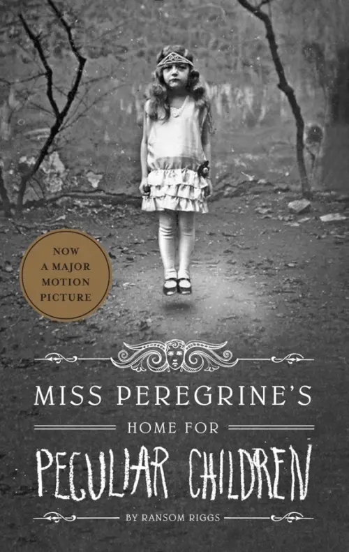

Miss Peregrine's Home For Peculiar Children, Серый